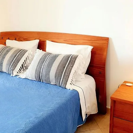 Vacation: 2br Steps To The Quarteira