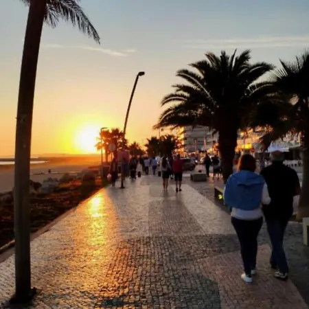 Vacation: 2br Steps To The