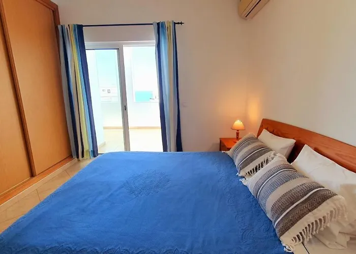 Lejlighed Vacation: 2br Steps To The
