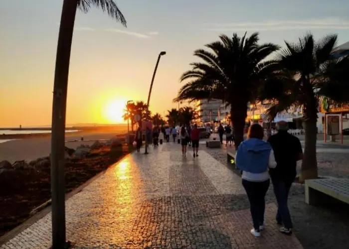 Vacation: 2br Steps To The