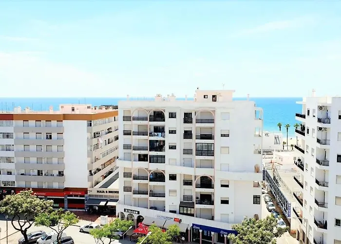 Vacation: 2br Steps To The