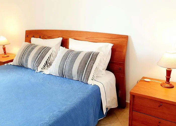 Vacation: 2br Steps To The Картейра